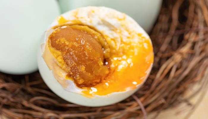 咸鸭蛋的功效与作用 咸鸭蛋的营养